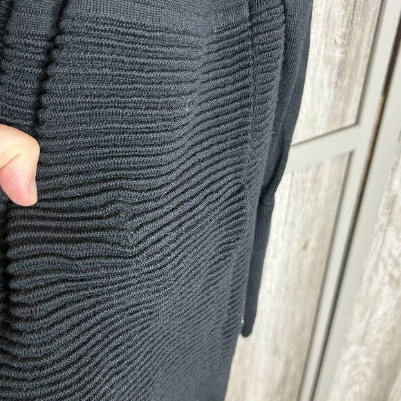 Lululemon Cardigan Knit Pockets Relaxed Black Color - Picture 3 of 7